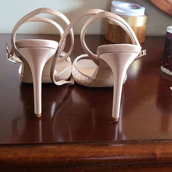 NWOT Badgley Mischka-Jewelry, Justina Heels Size 7.5 - Picture 8 of 10